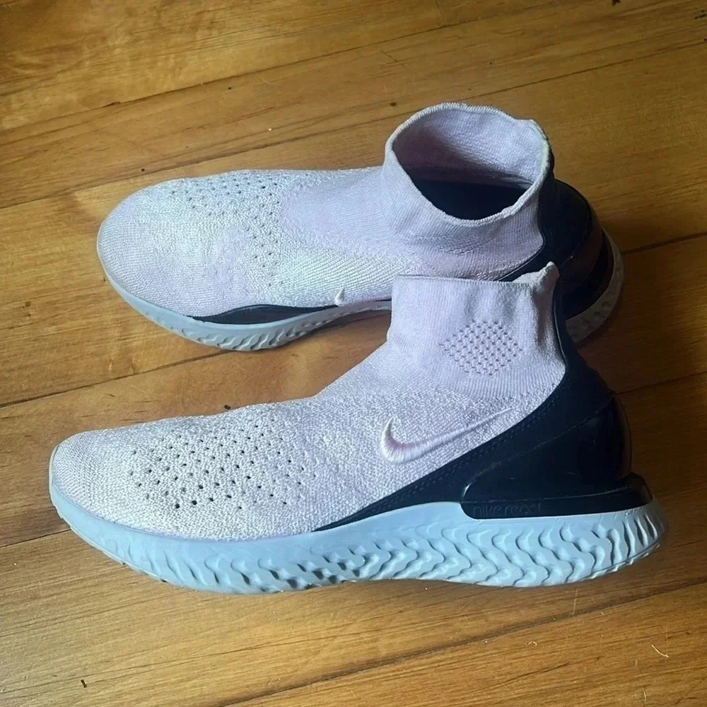 Nike Rise React Flyknit 'Pink Foam' Women’s Size 8.5